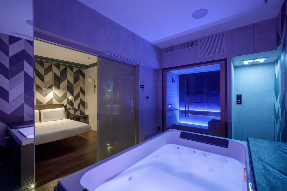 Bagno in marmo della Suite Wellness 416
