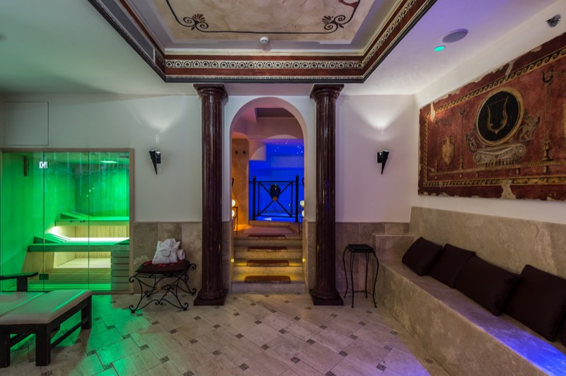 SPA Domus - ambiente intimo con piscina idromassaggio e bagno turco in marmo al Trilussa Palace Hotel Roma